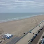 - Frontaal Zeezicht * Middelkerke