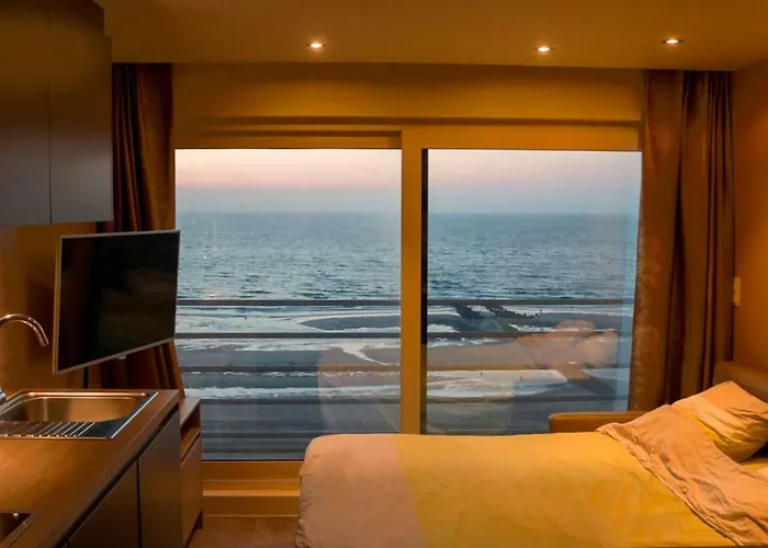 - Frontaal Zeezicht * Middelkerke